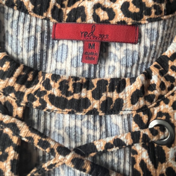 Cheetah print Women’s Lace Up Shirt - Picture 3 of 3